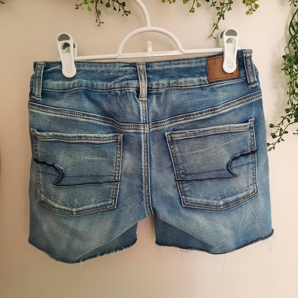 AEO Midi Super Super Stretch Jean Shorts Raw Hem 4 - Picture 8 of 11